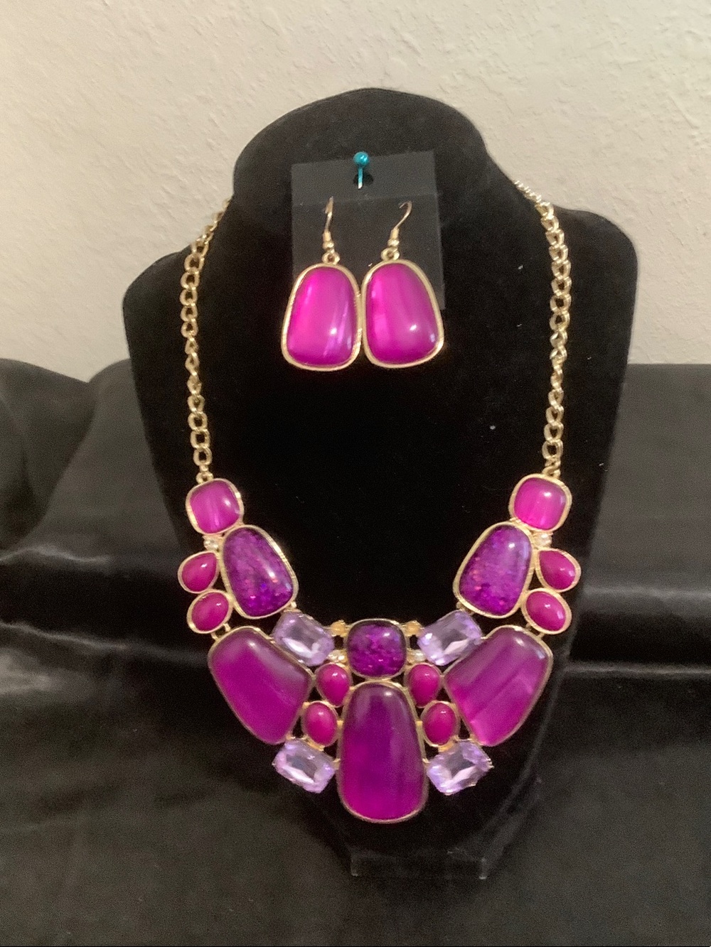 Bold purple Statement Necklace & Earring Set - Gold Ton